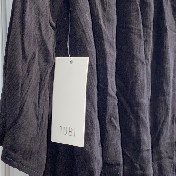 Off the shoulder flowy shirt Black Sz M NWT TOBI - Picture 5 of 5